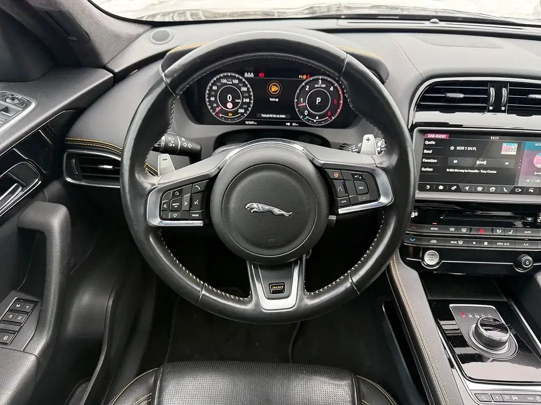 Jaguar F-Pace 4x4 300 Sport R - Thumbnail 12