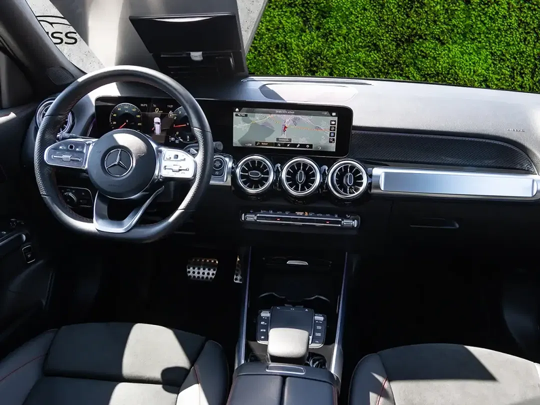 Mercedes-Benz GLB 200 AMG Line - Thumbnail 3