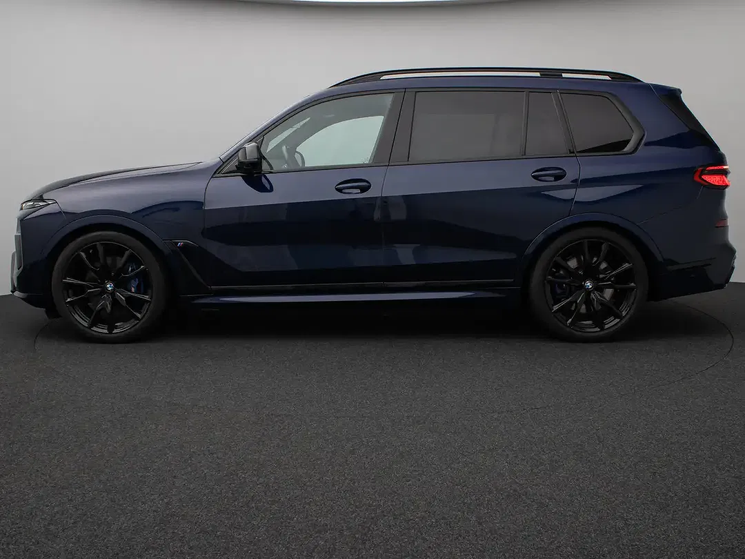 BMW X7 M - Thumbnail 6