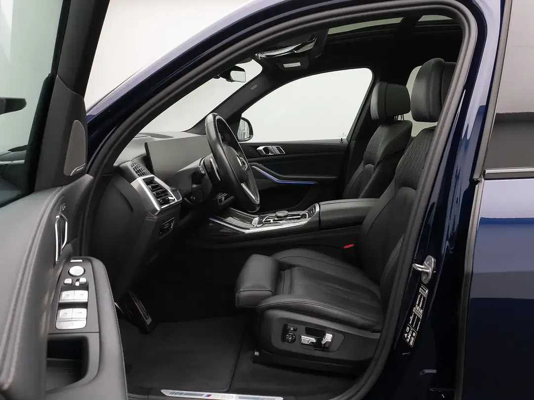 BMW X7 M - Thumbnail 10