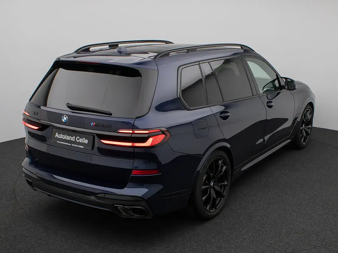 BMW X7 M - Thumbnail 4