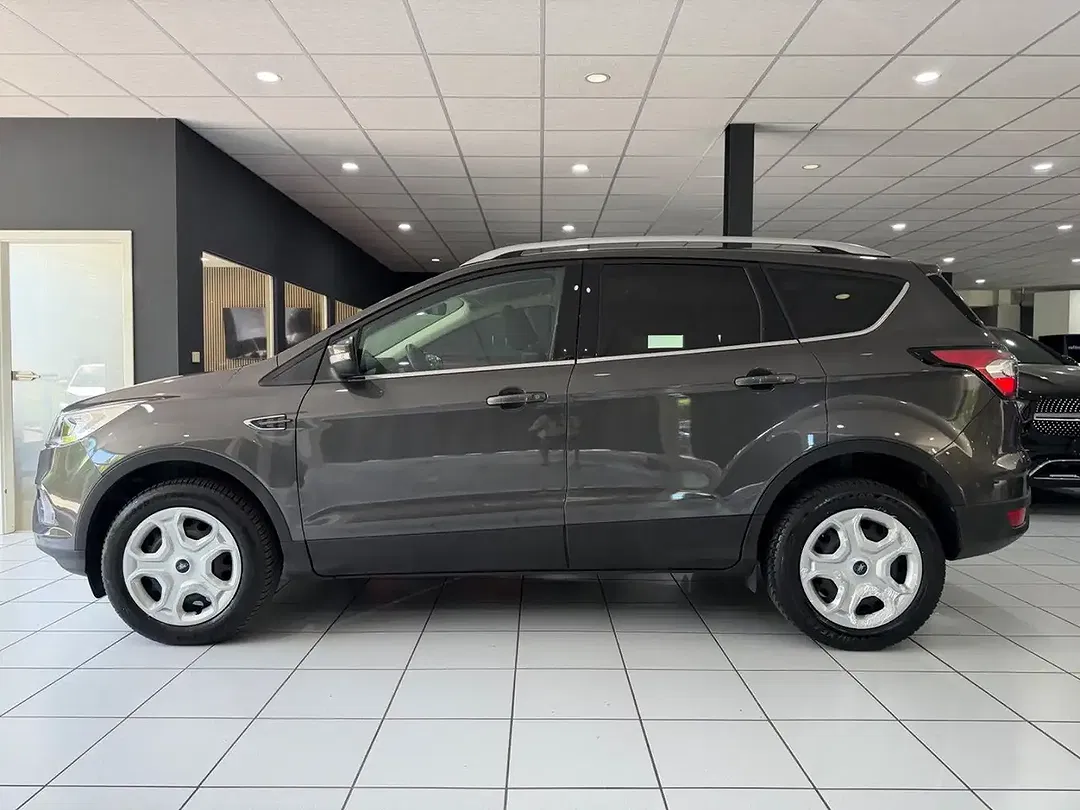 Ford Kuga 4x4 - Thumbnail 3
