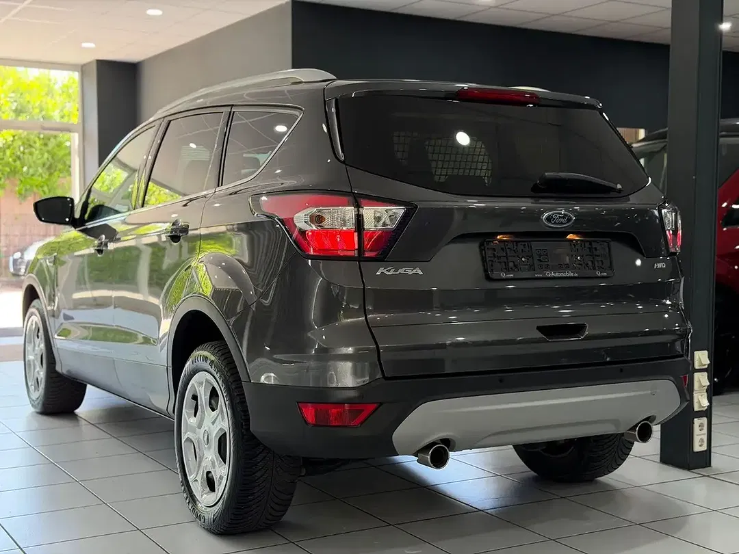 Ford Kuga 4x4 - Thumbnail 4