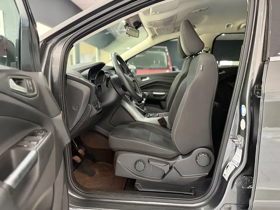 Ford Kuga 4x4 - Thumbnail 6