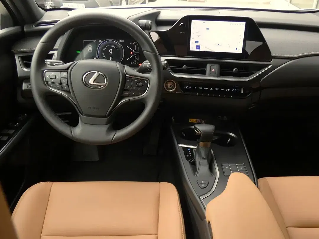 Lexus UX 250h Hybrid F SPORT Design - Thumbnail 12