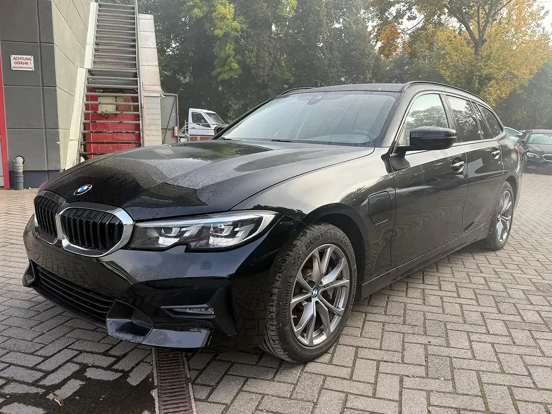 BMW 330 AUT M Sport Line Life - Thumbnail 3