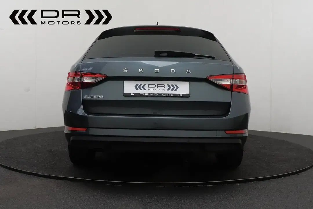 Skoda Superb Combi - Thumbnail 10