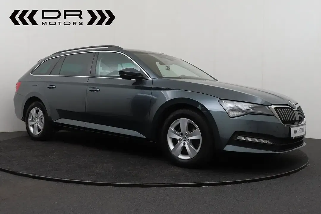 Skoda Superb Combi - foto 2