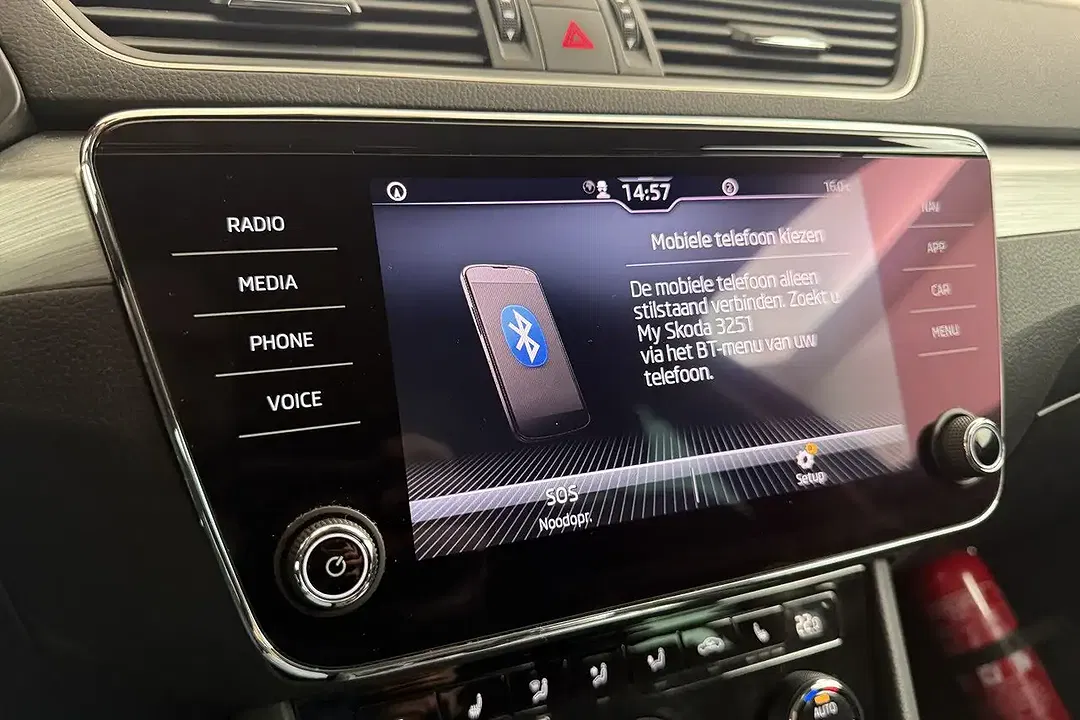 Skoda Superb Combi - Thumbnail 27