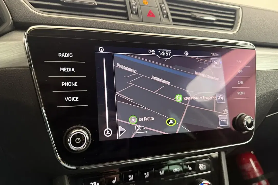 Skoda Superb Combi - Thumbnail 28