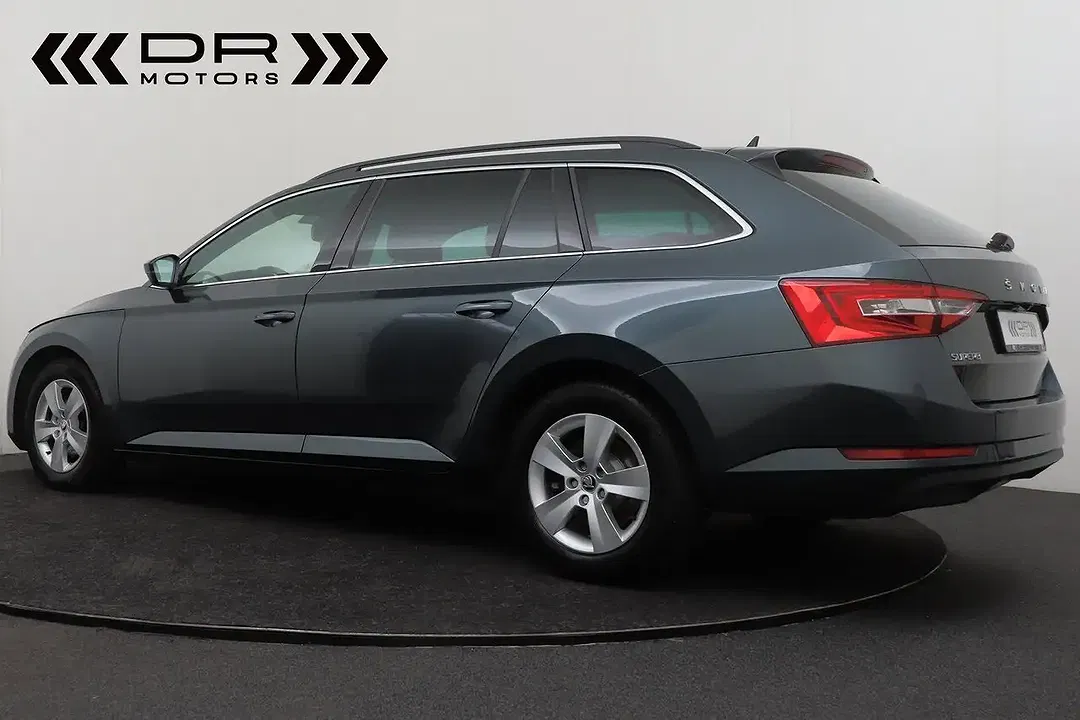 Skoda Superb Combi - Thumbnail 3