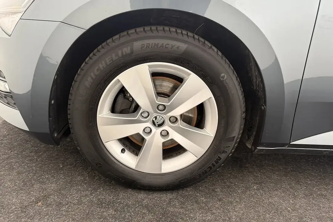 Skoda Superb Combi - foto 38