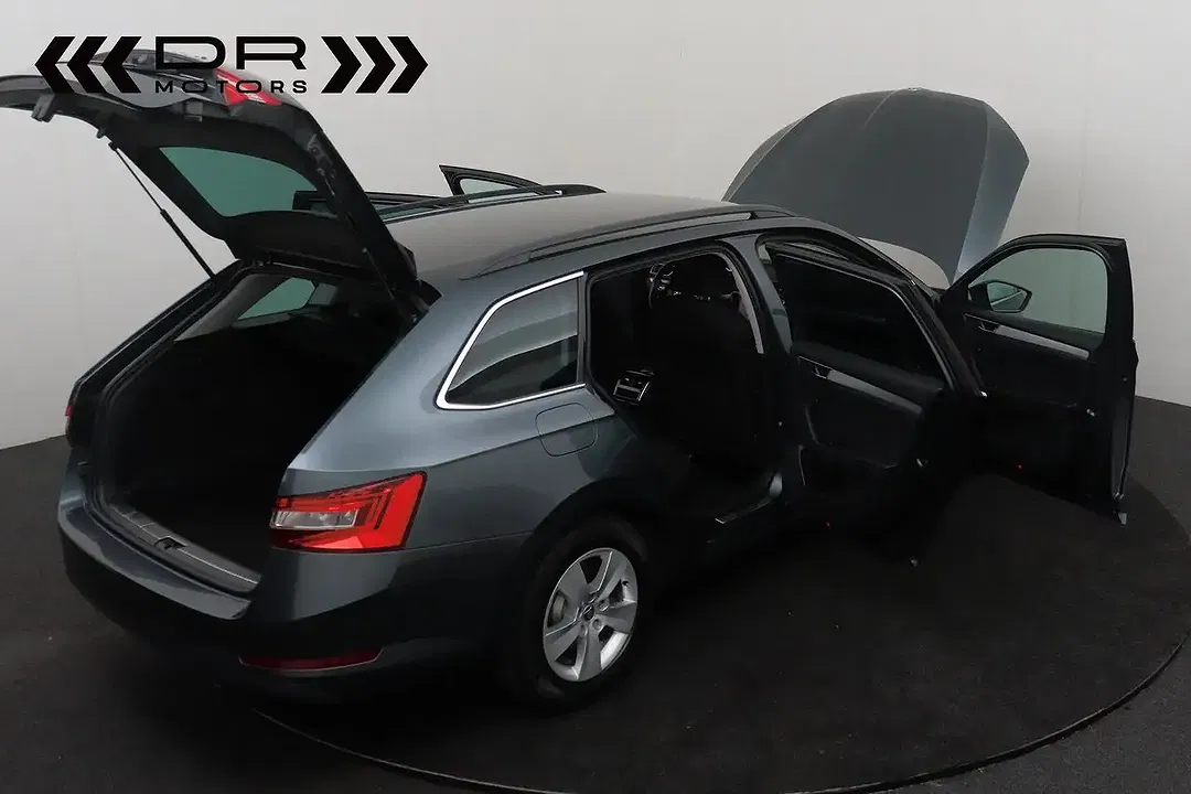 Skoda Superb Combi - Thumbnail 4