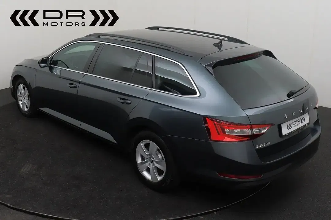 Skoda Superb Combi - Thumbnail 5