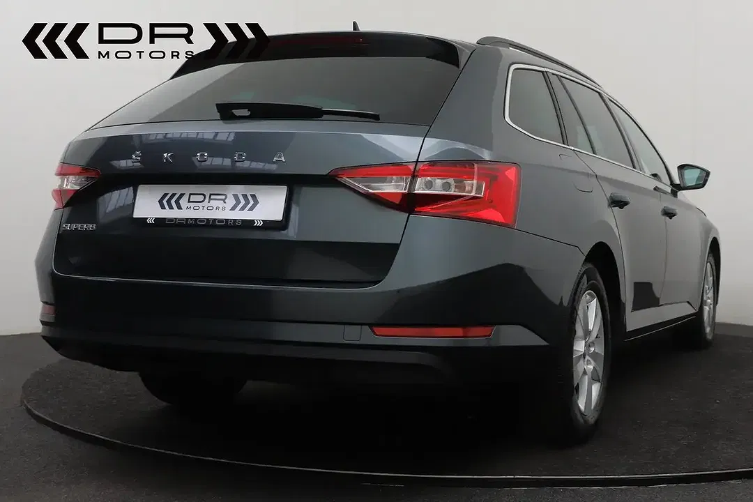 Skoda Superb Combi - Thumbnail 8