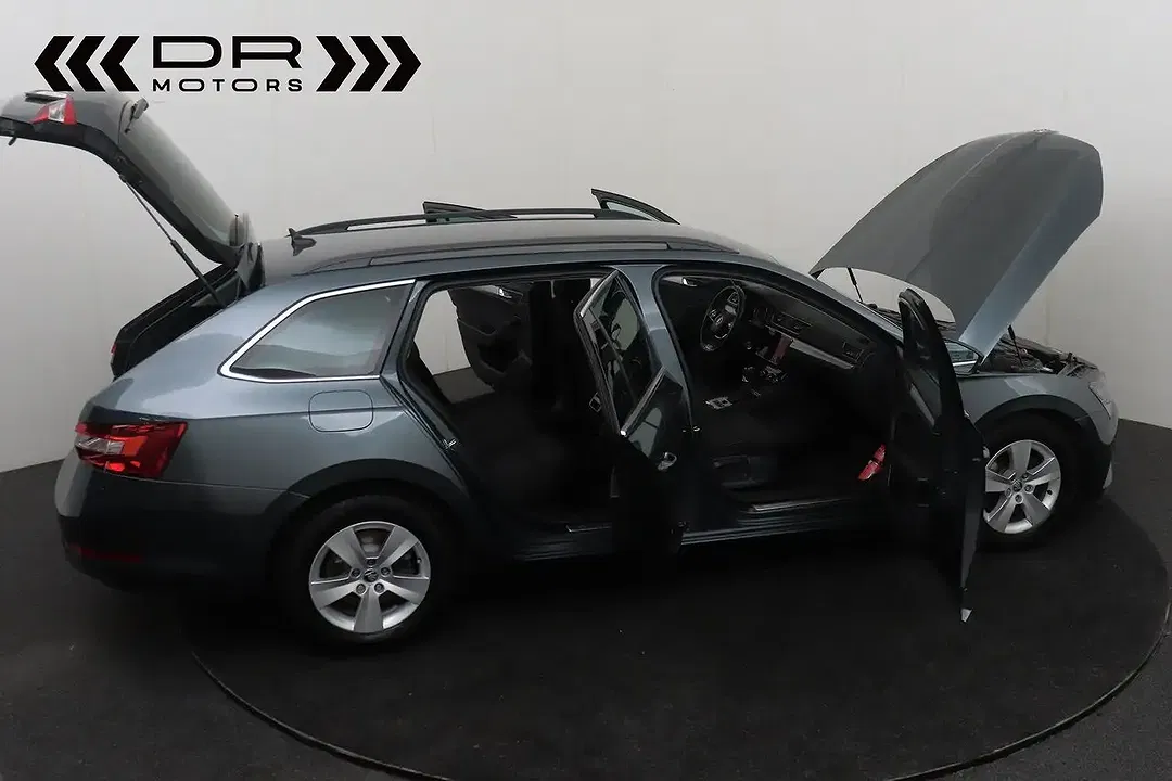Skoda Superb Combi - Thumbnail 9