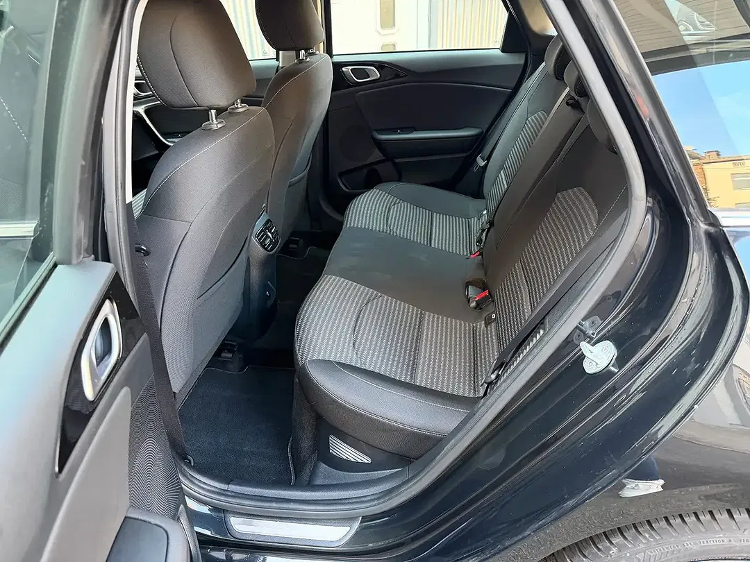 Kia Ceed / cee'd PHEV Hybrid Spirit - Thumbnail 17