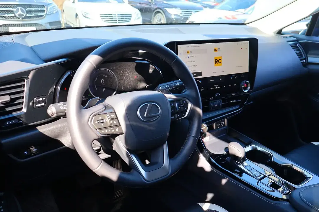 Lexus NX 350h Hybrid - Thumbnail 12