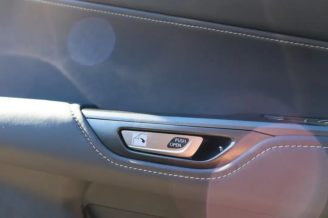 Lexus NX 350h Hybrid - Thumbnail 13