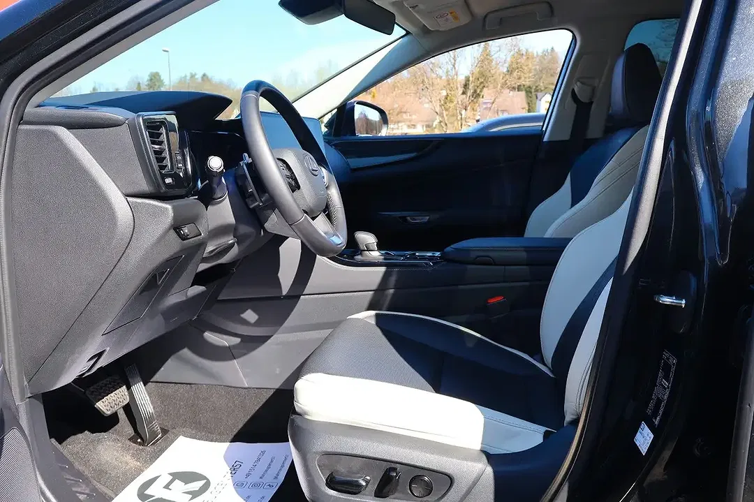 Lexus NX 350h Hybrid - Thumbnail 14