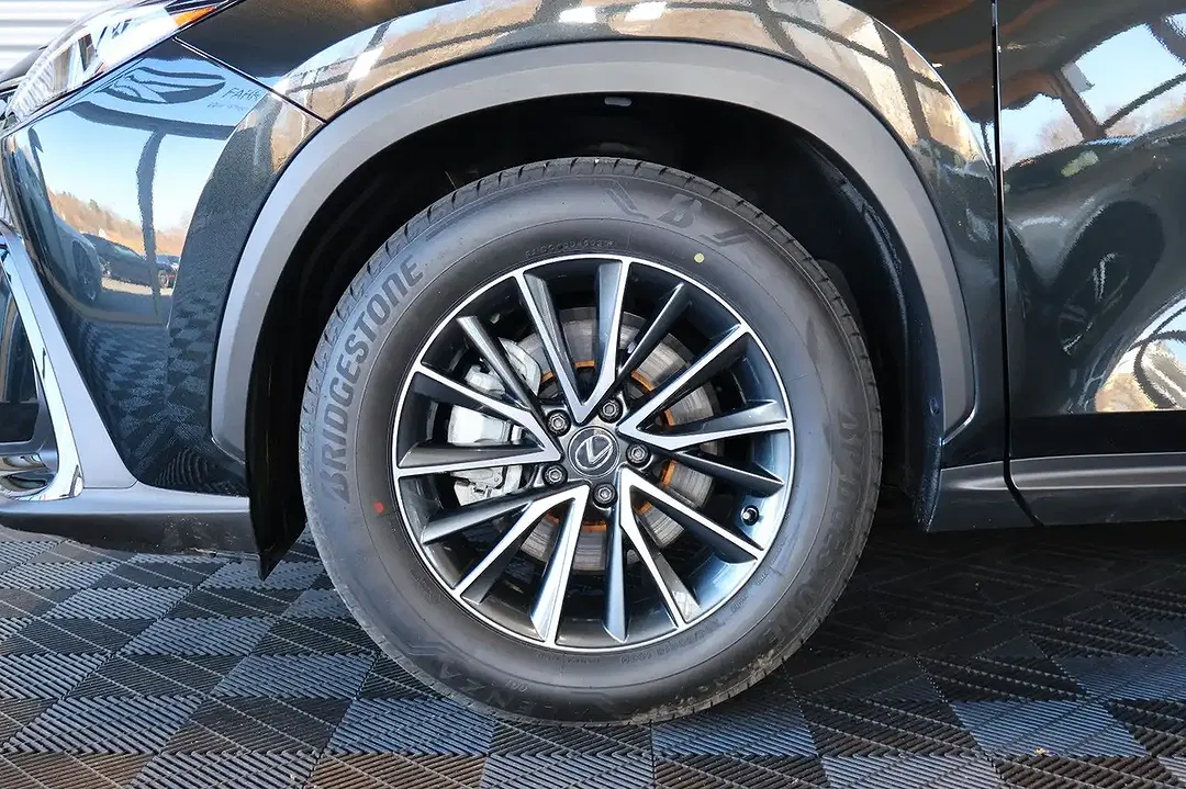 Lexus NX 350h Hybrid - Thumbnail 3