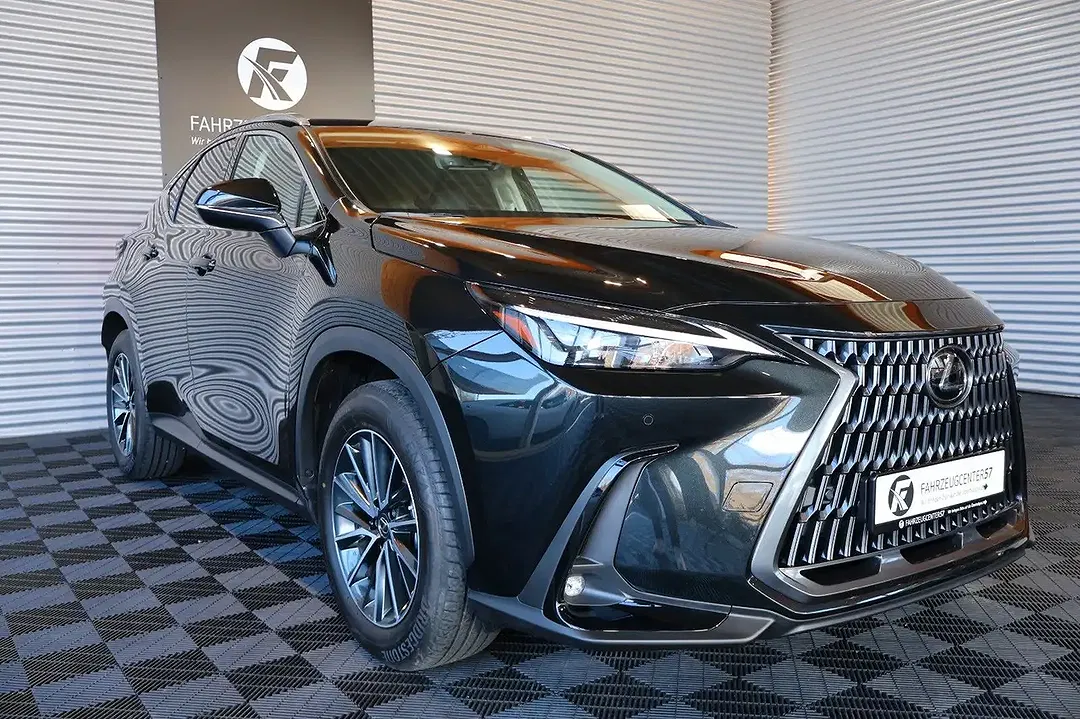Lexus NX 350h Hybrid - Thumbnail 6