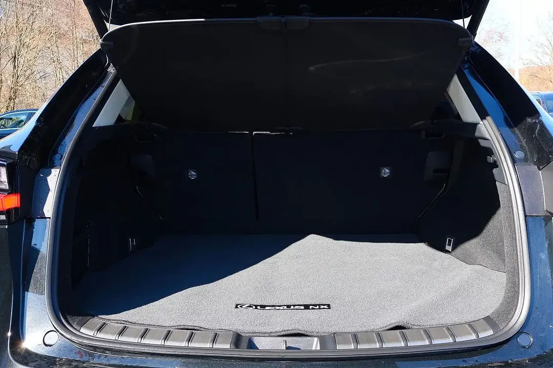 Lexus NX 350h Hybrid - Thumbnail 9