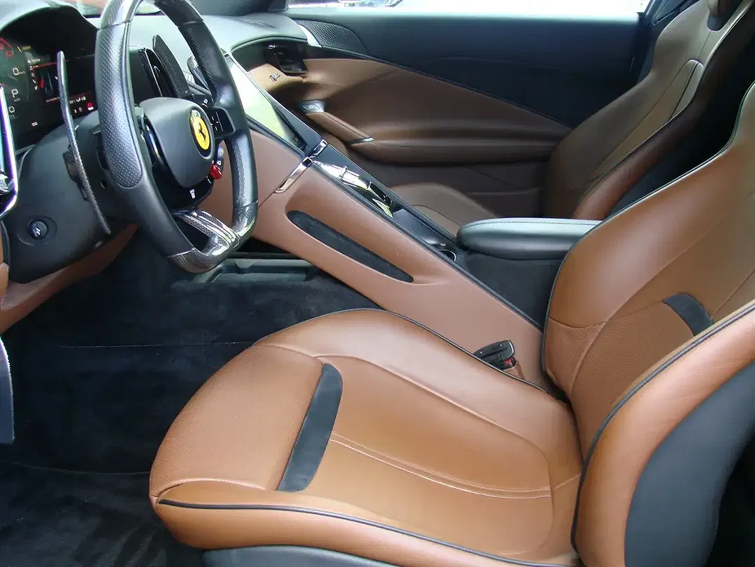 Ferrari Roma V8 - Thumbnail 12