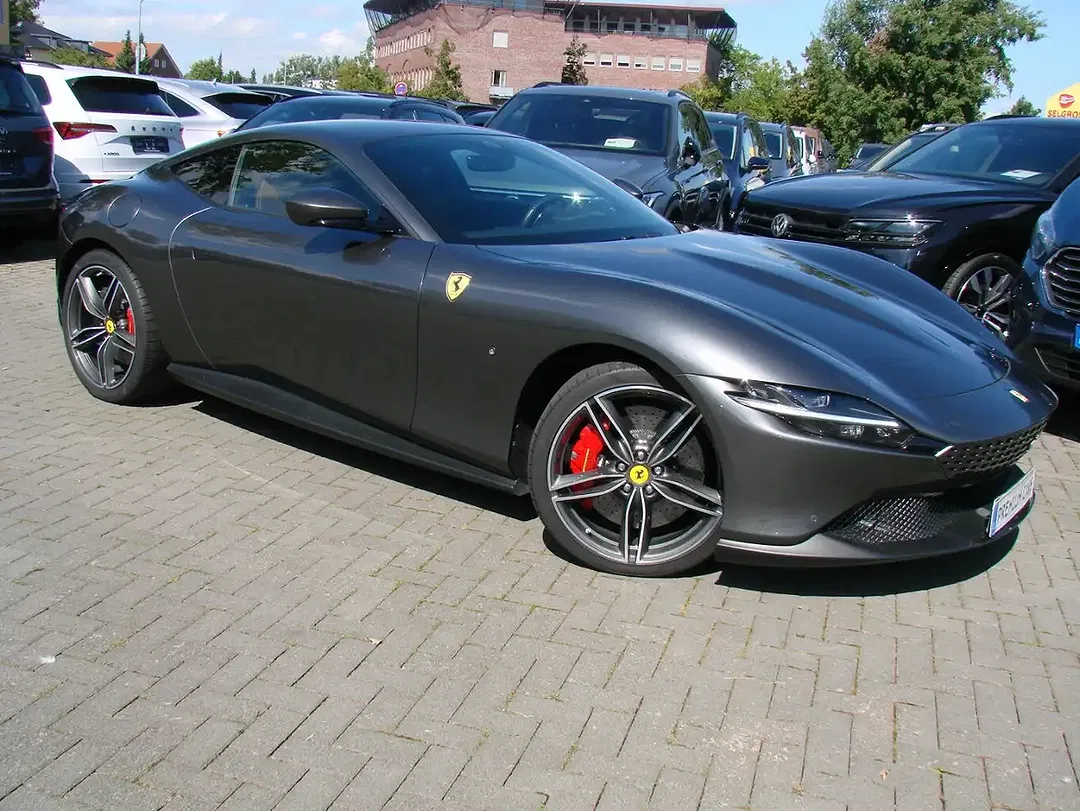 Ferrari Roma V8 - Thumbnail 8