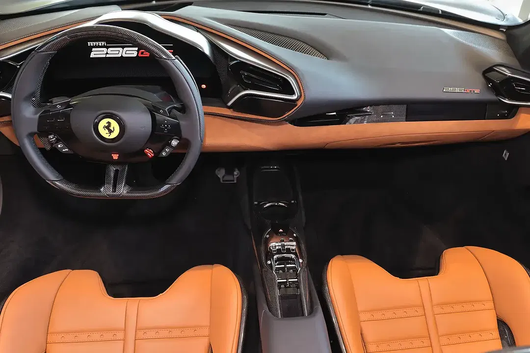 Ferrari 296 GTS - Thumbnail 5