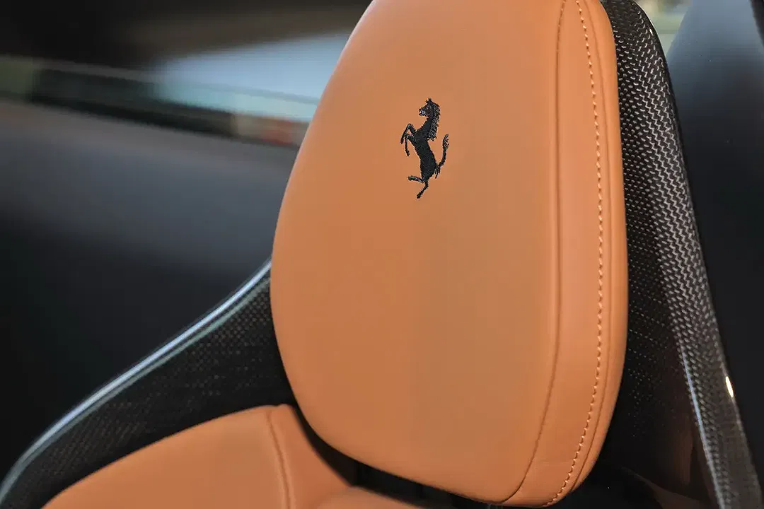 Ferrari 296 GTS - Thumbnail 9
