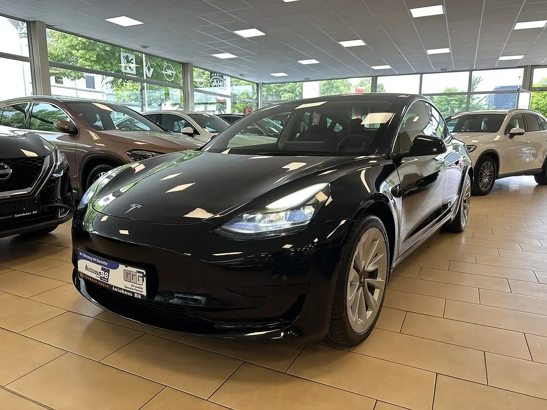 Tesla Model 3 RWD - Afbeelding 1