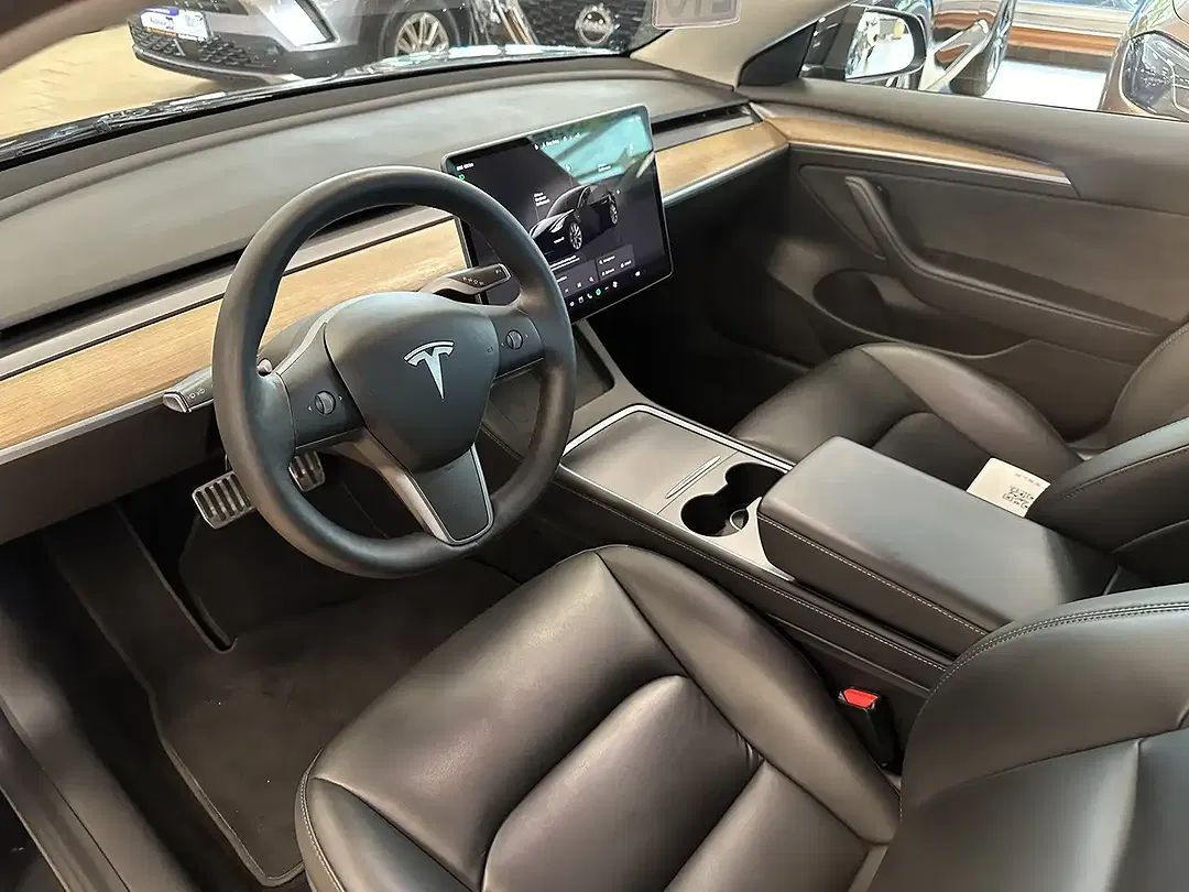 Tesla Model 3 RWD - Thumbnail 10