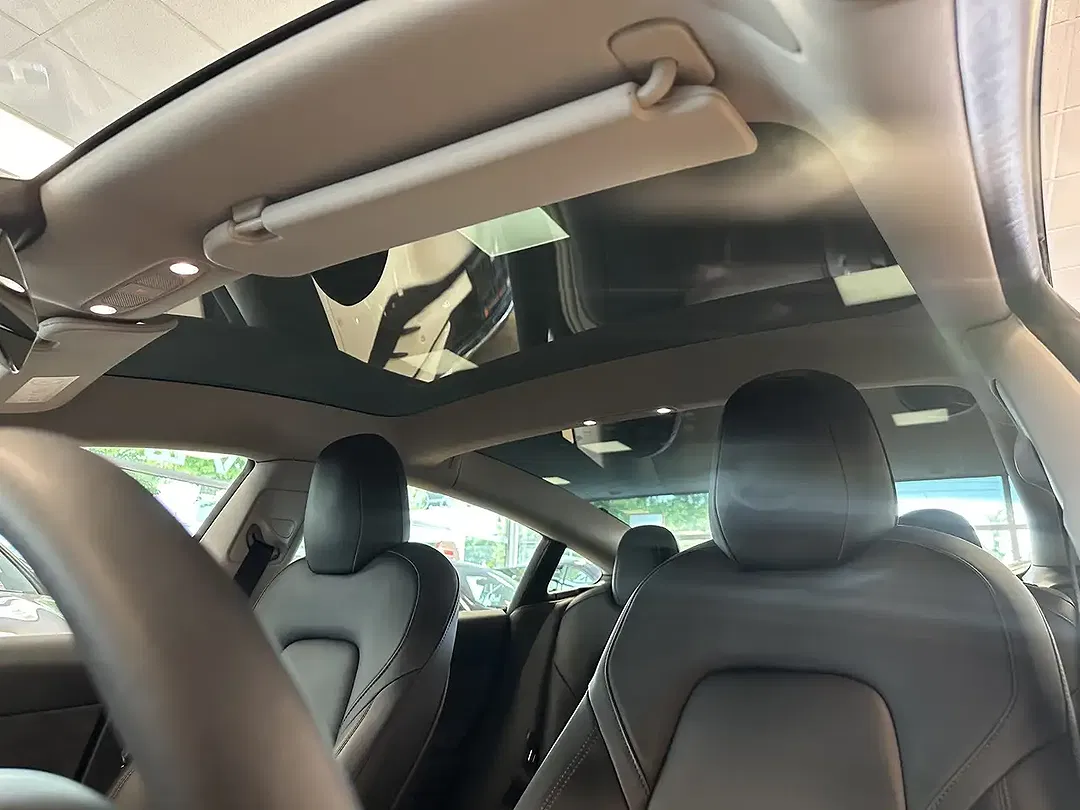 Tesla Model 3 RWD - Thumbnail 11