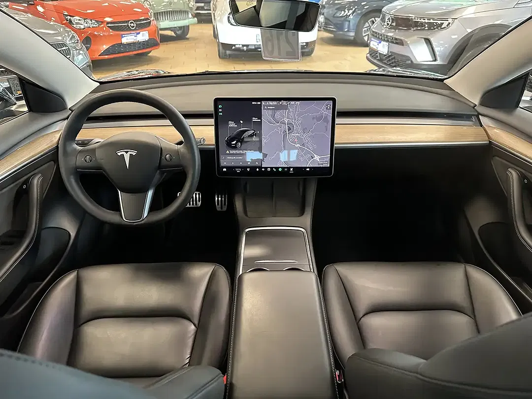 Tesla Model 3 RWD - Thumbnail 12
