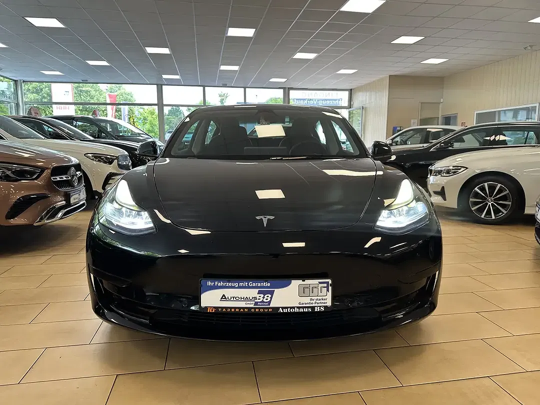 Tesla Model 3 RWD - foto 2
