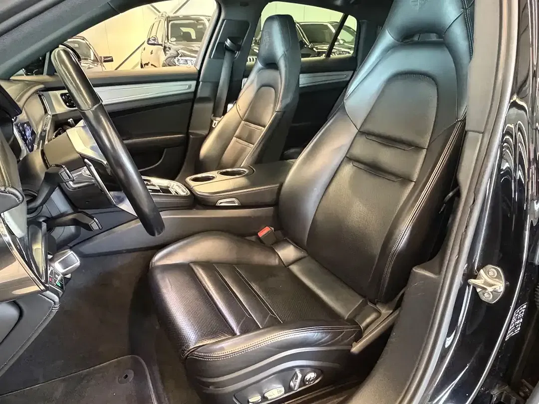 Porsche Panamera 4 - Thumbnail 11