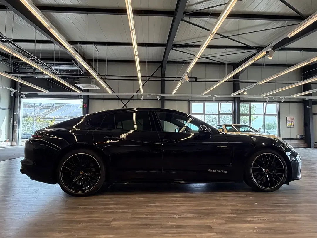 Porsche Panamera 4 - Thumbnail 5