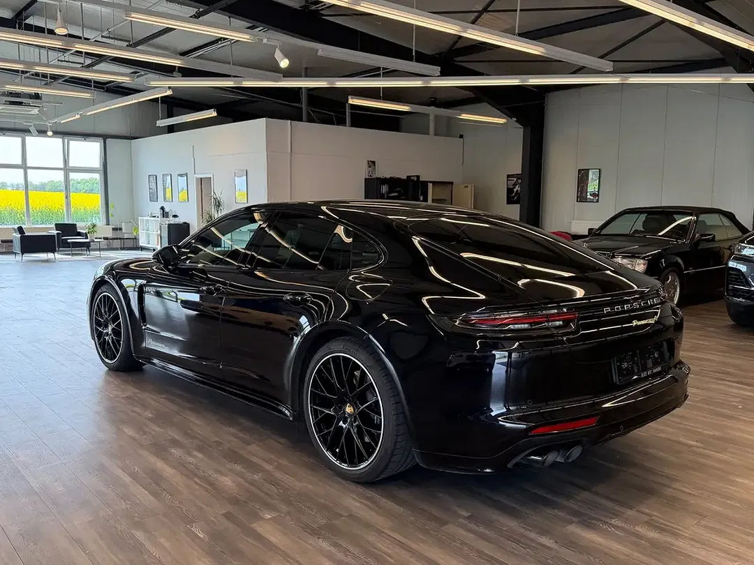 Porsche Panamera 4 - Thumbnail 7