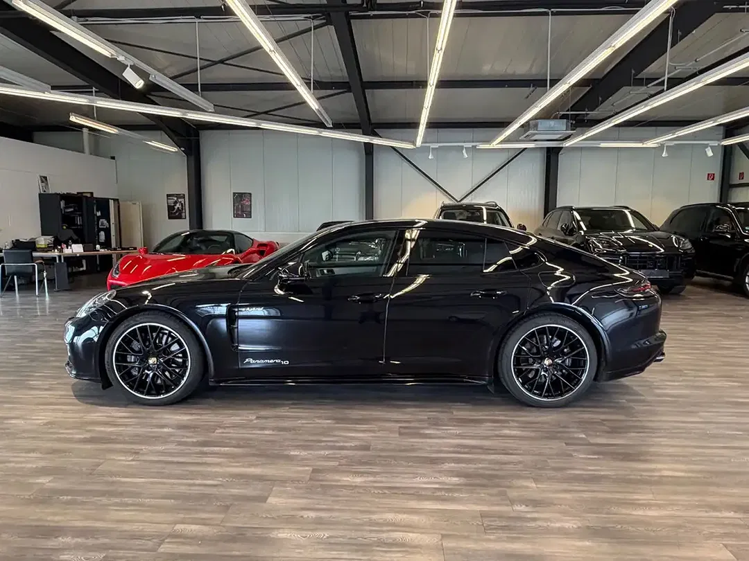 Porsche Panamera 4 - Thumbnail 8