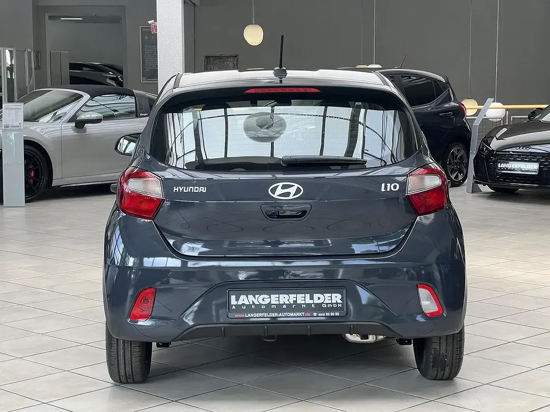 Hyundai i10 1.0 - Thumbnail 4
