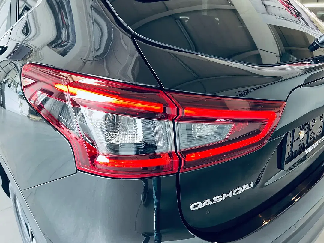 Nissan Qashqai 1.3 DIG-T DCT - Thumbnail 9