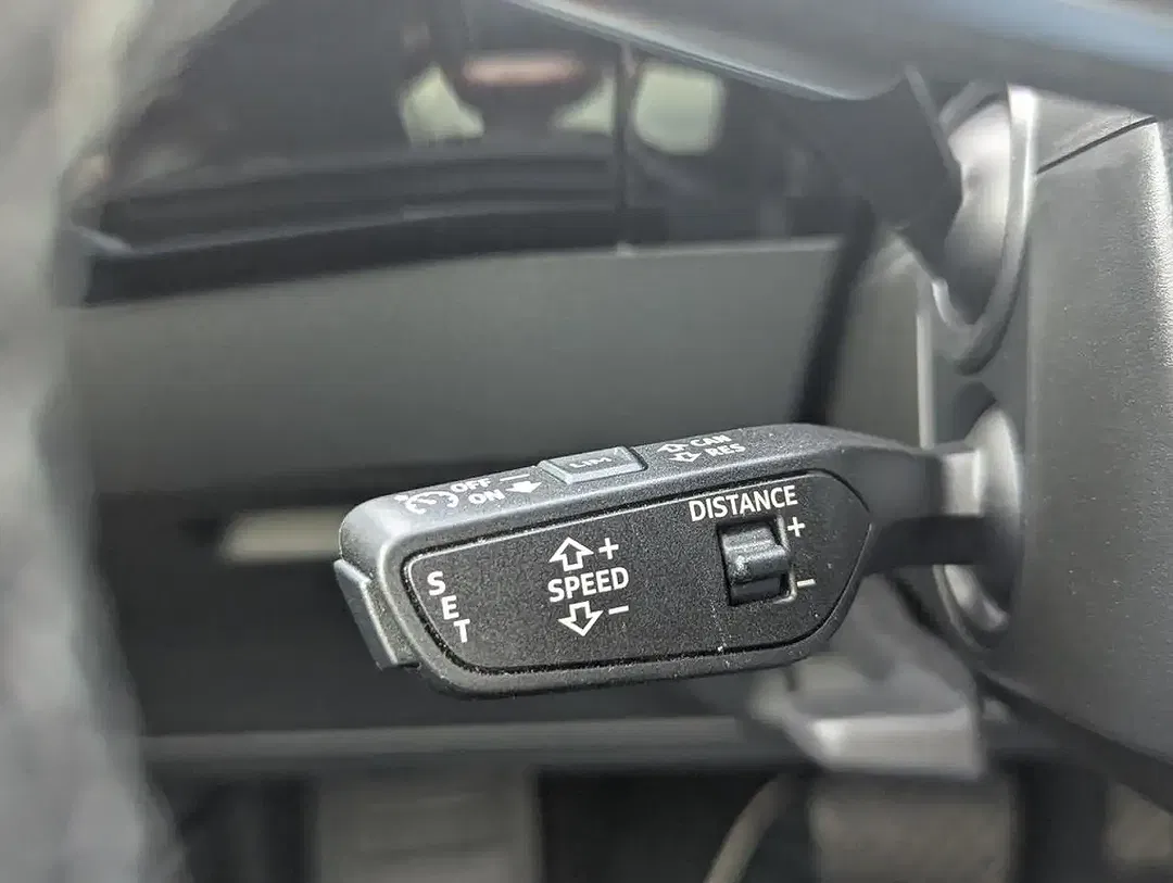 Audi Q8 e-tron S line - Thumbnail 4