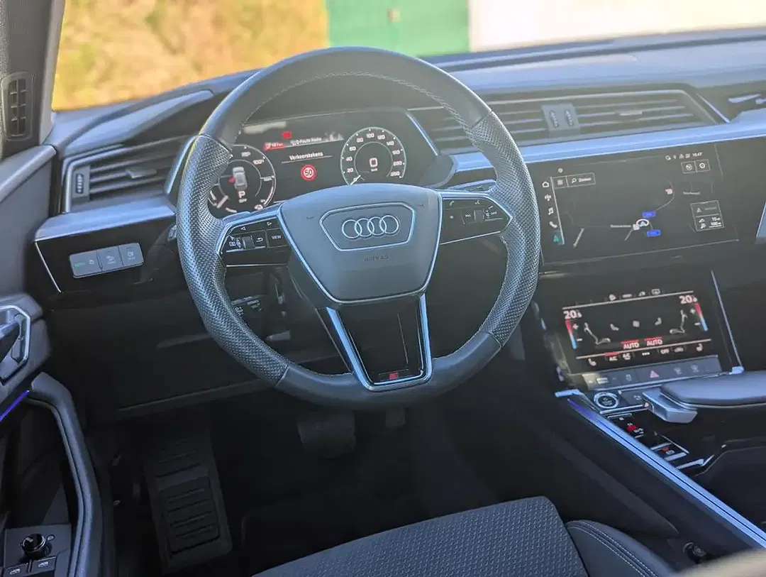Audi Q8 e-tron S line - Thumbnail 9