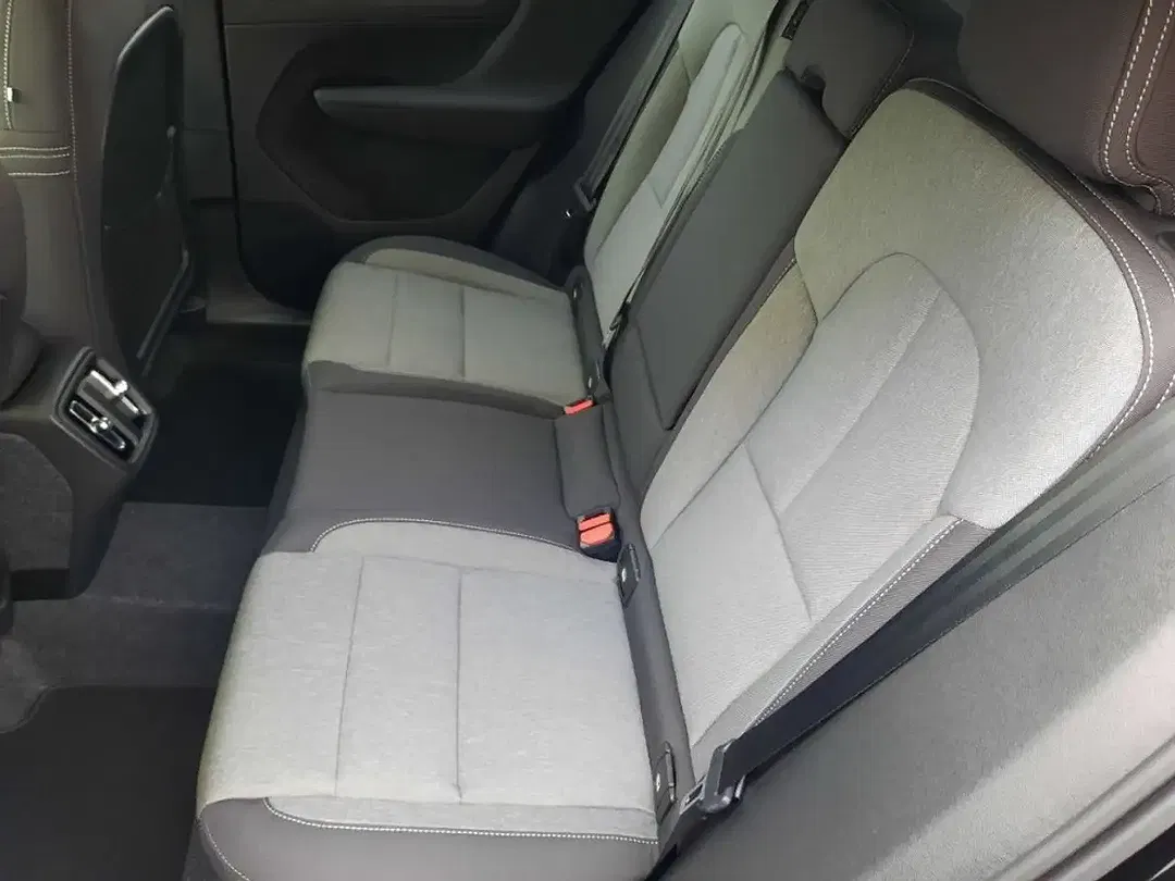 Volvo XC40 B3 MHEV Plus Dark - Thumbnail 10