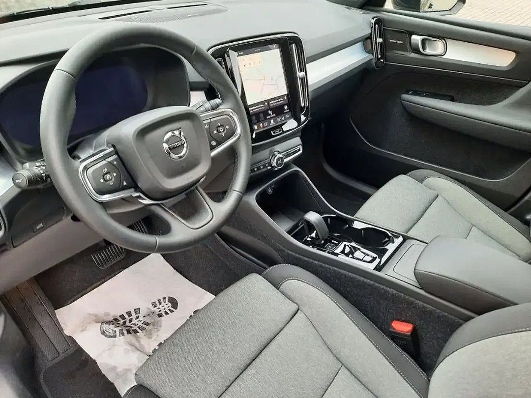 Volvo XC40 B3 MHEV Plus Dark - Thumbnail 11