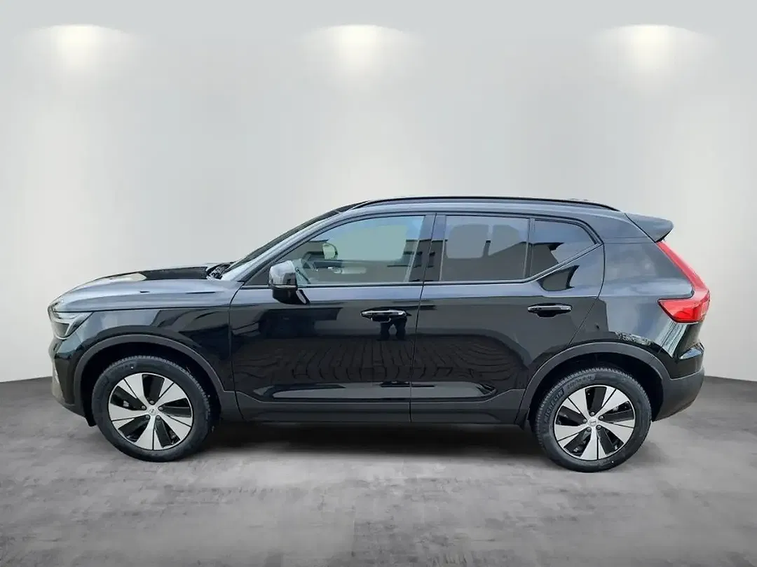Volvo XC40 B3 MHEV Plus Dark - Thumbnail 4
