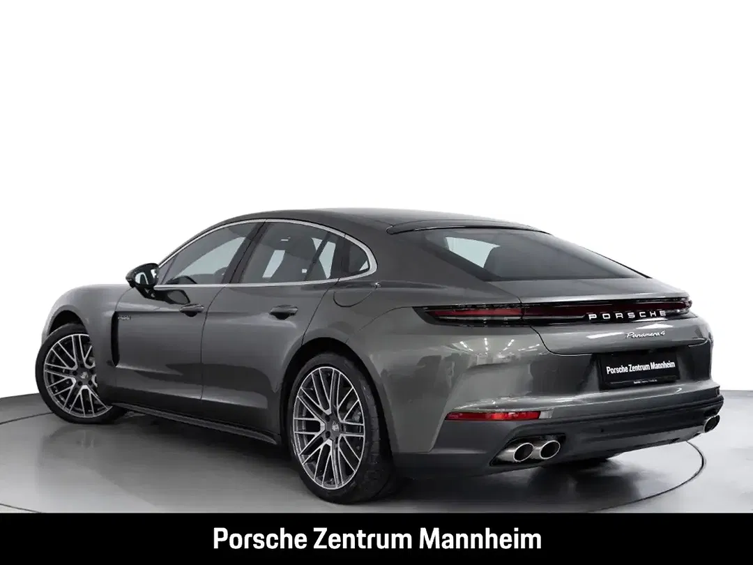 Porsche Panamera 4 - Thumbnail 3