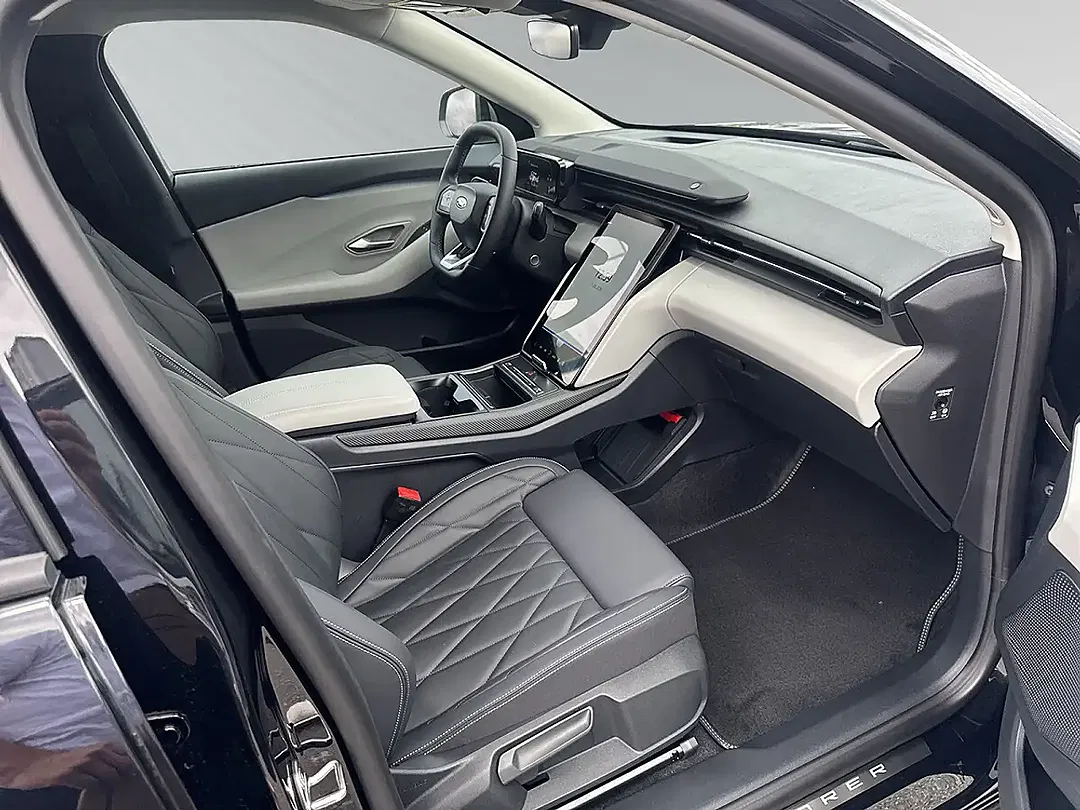Ford Explorer Premium - Thumbnail 10
