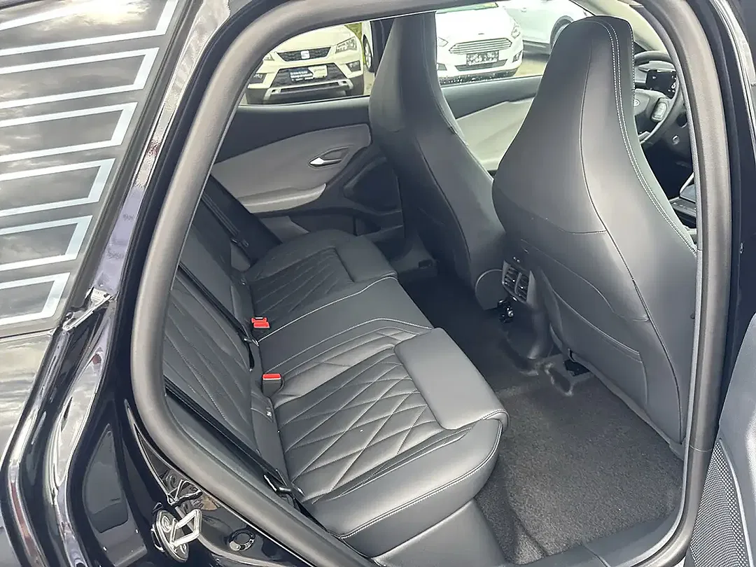 Ford Explorer Premium - Thumbnail 12